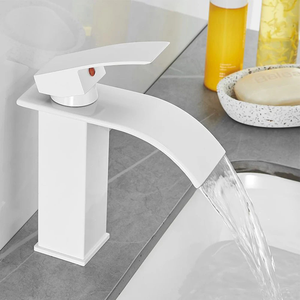 Elegant Bathroom Sink Tap - Sleek single-handle faucet for precise temperature and flow control, ideal for a contemporary bathroom upgrade.